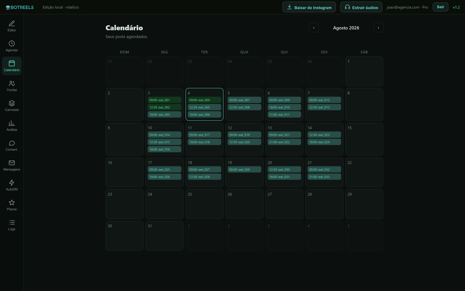Calendário mensal com posts agendados dia a dia